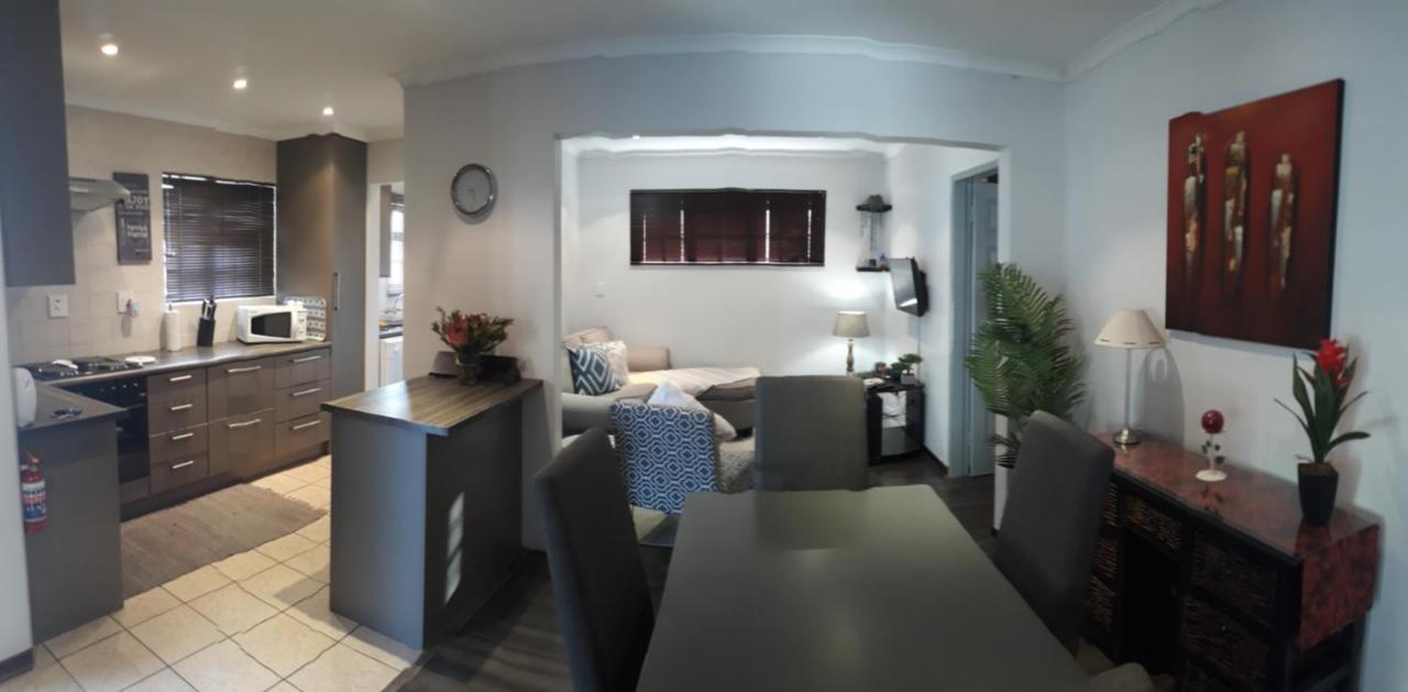 Fancy Pansy Apartment Джърмистон Екстериор снимка
